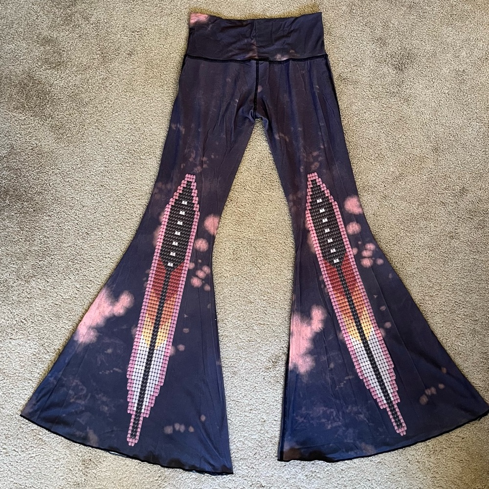 Teeki • Sacred Feather Bell Bottom • Charcoal • Size Medium
